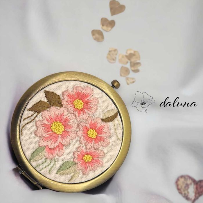 Espelhos Compactos Bordados de Flores Artesanais da daluna