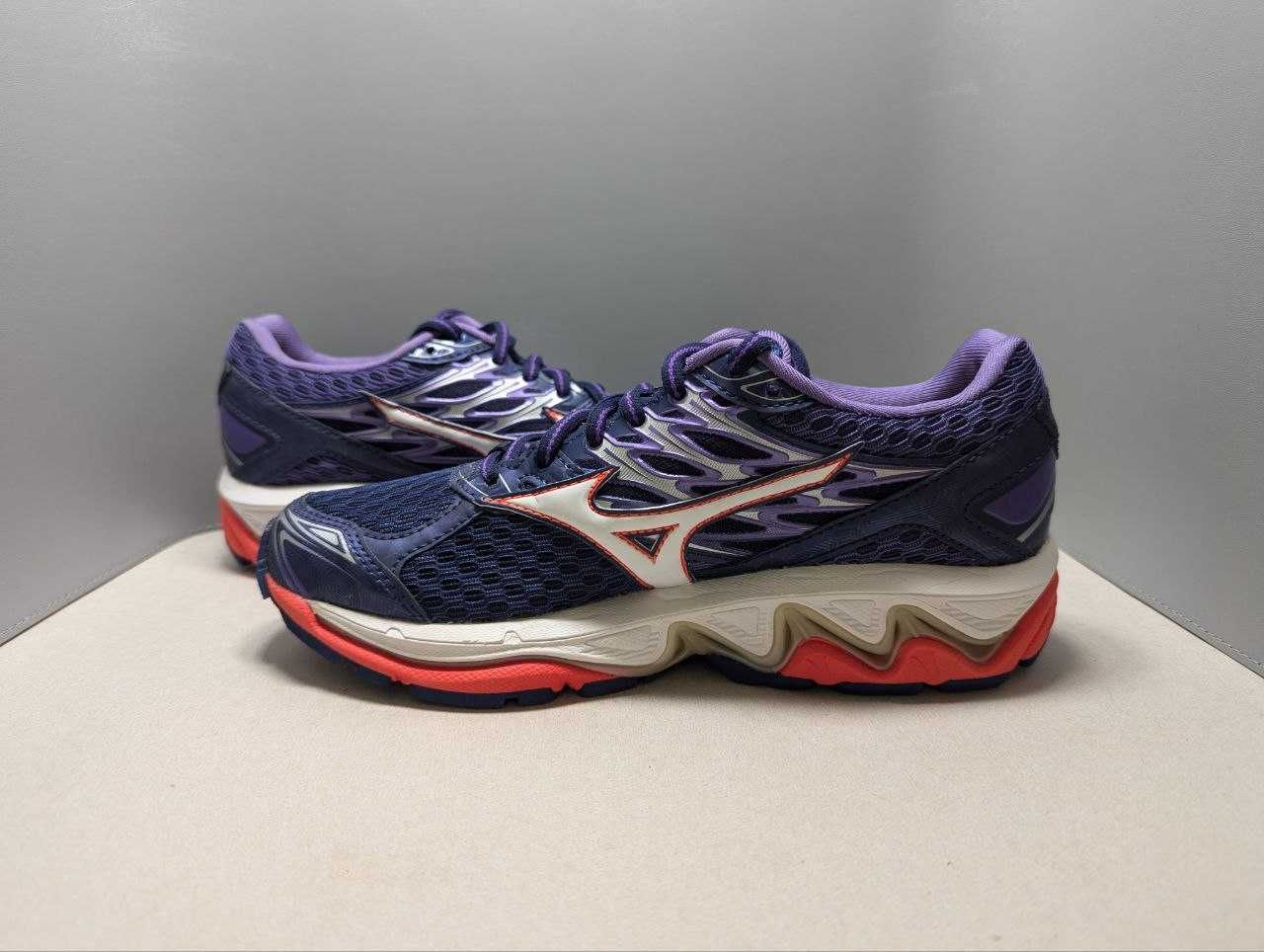 Жіночі кросівки Mizuno Wave Paradox 4 J1GD174002 розмір US 6.5 EU 36.5