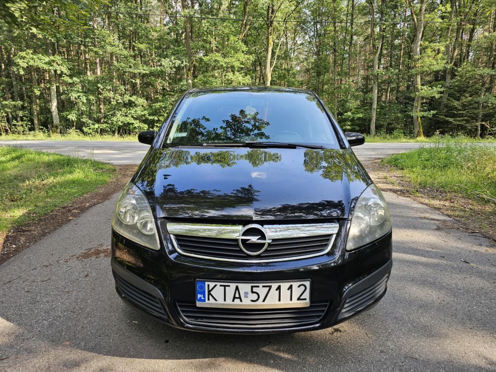 Opel Zafira 1.9 cdti hak 7 osób