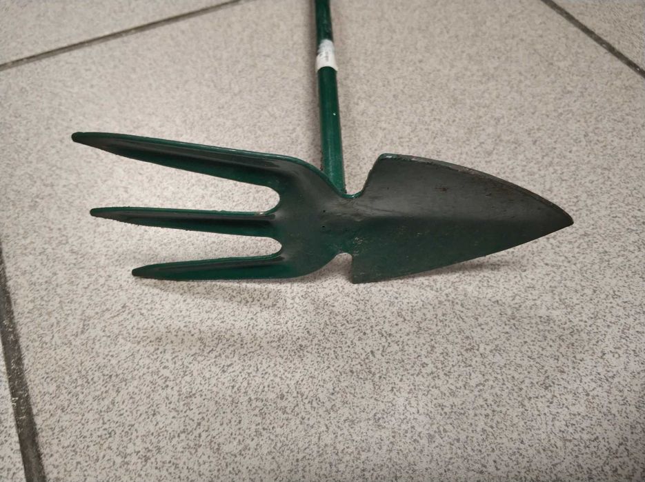 Граблі для города невеликі. Граблі для квітів.