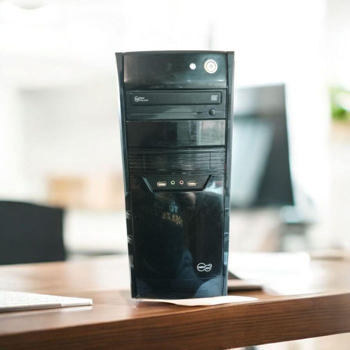 Komputer Stacjonarny RAM8 , grafika GTX 650, dysk 1 TB