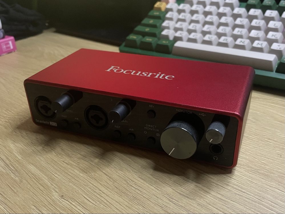 Аудіоінтерфейс Focusrite Scarlett 2i2 3-gen 2-in/2-out Audio Interface