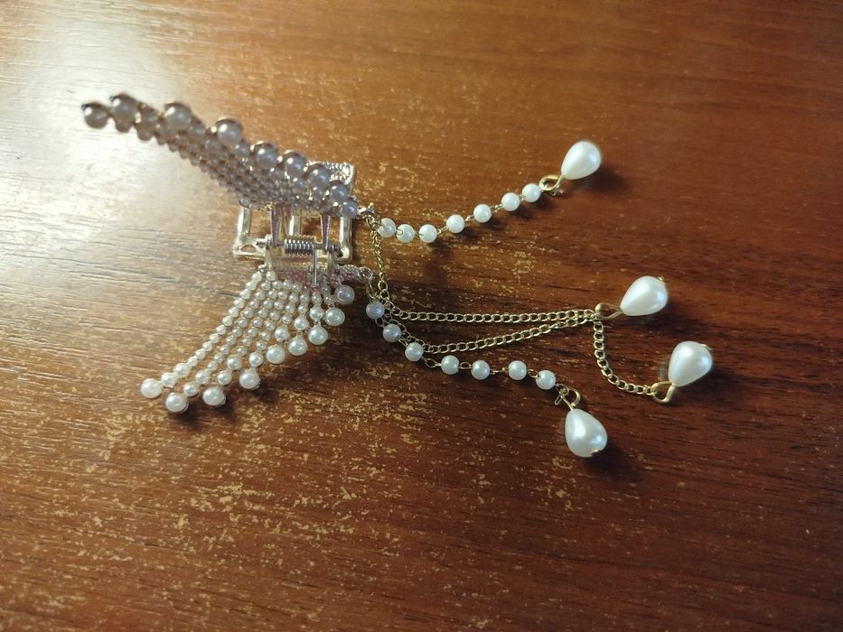 Продам женскую заколку новая