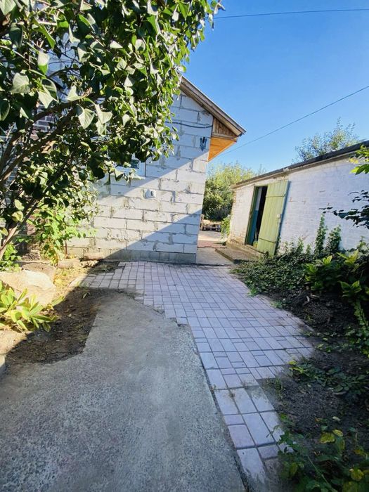 Торгуємось! частина будинку зі зручностями, є гараж