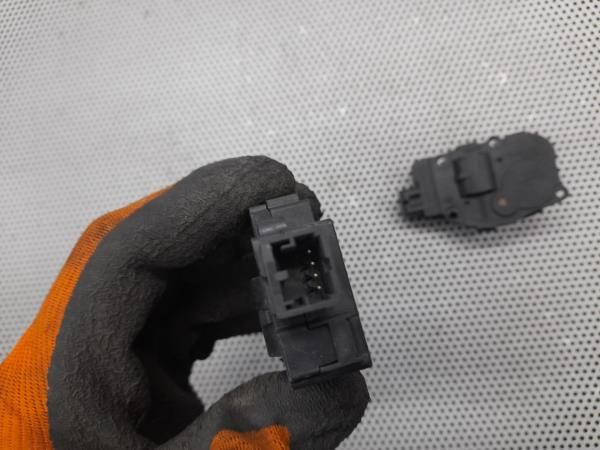 Motor da comporta da sofagem MERCEDES-BENZ Classe C (W204)