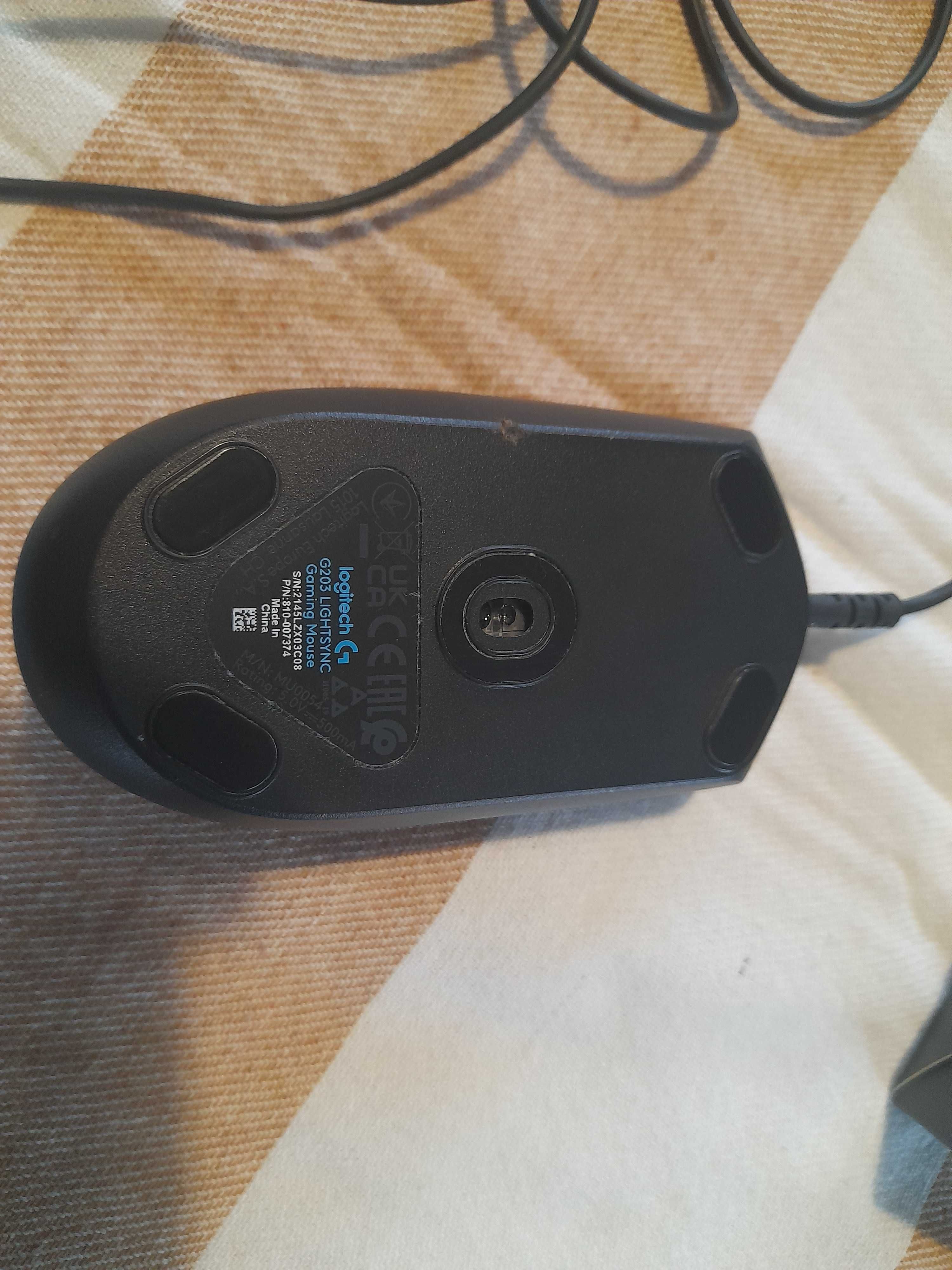 Logitech G203 - Profesjonalna mysz gamingowa w kolorze czarnym.