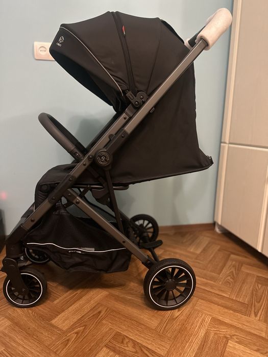 Продам прогулянковий візок Fimos