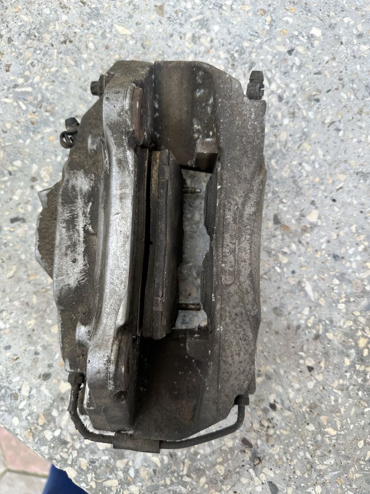 Супорт передній лівий Audi 8R0615107 8r0615105BA