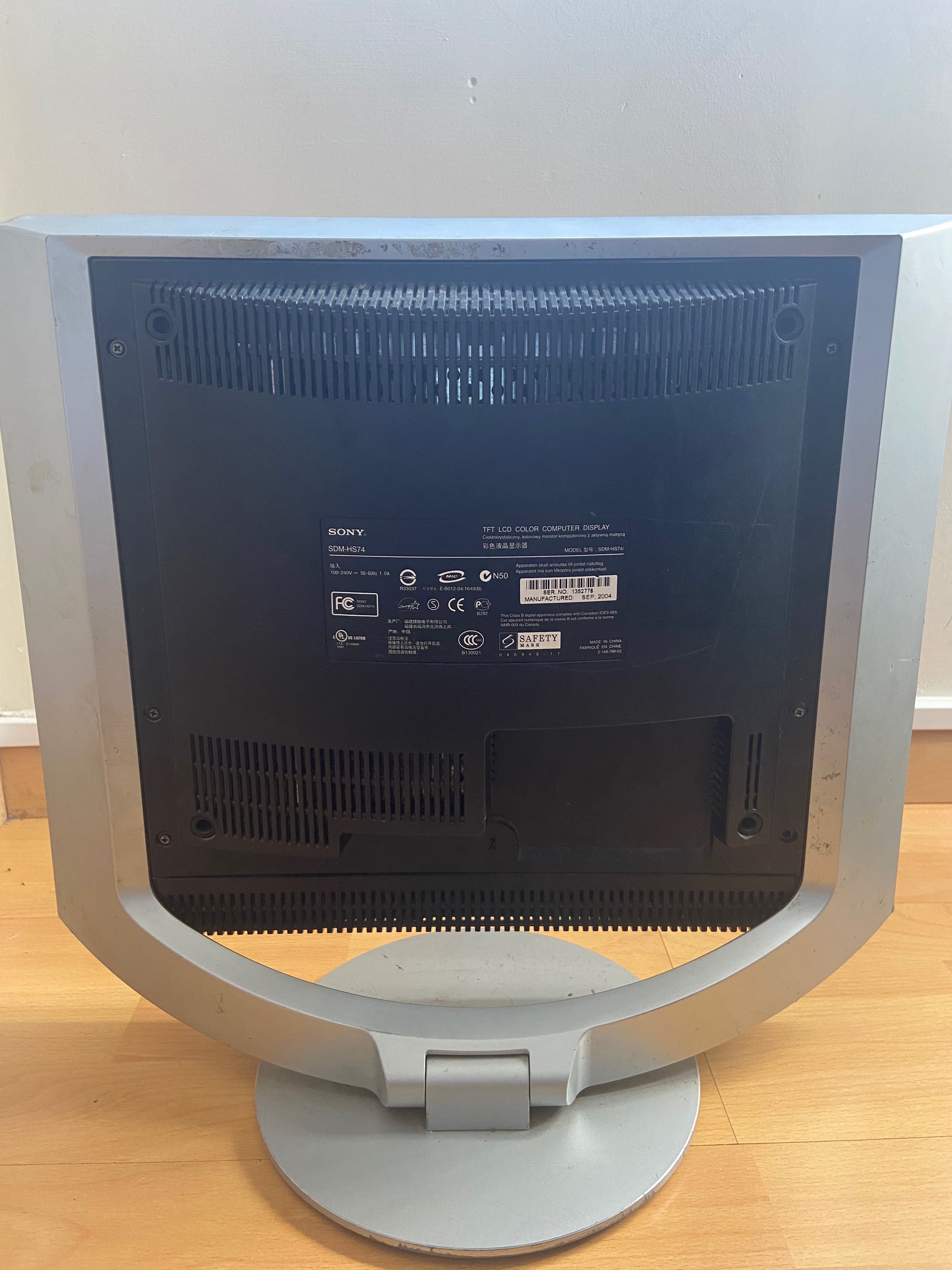 Monitor LCD Sony sdm-hs74 17 polegadas