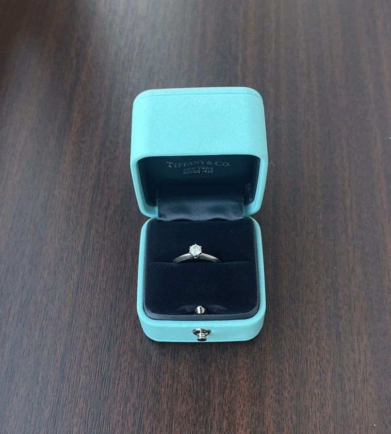 Помолвочное кольцо Tiffany & Co