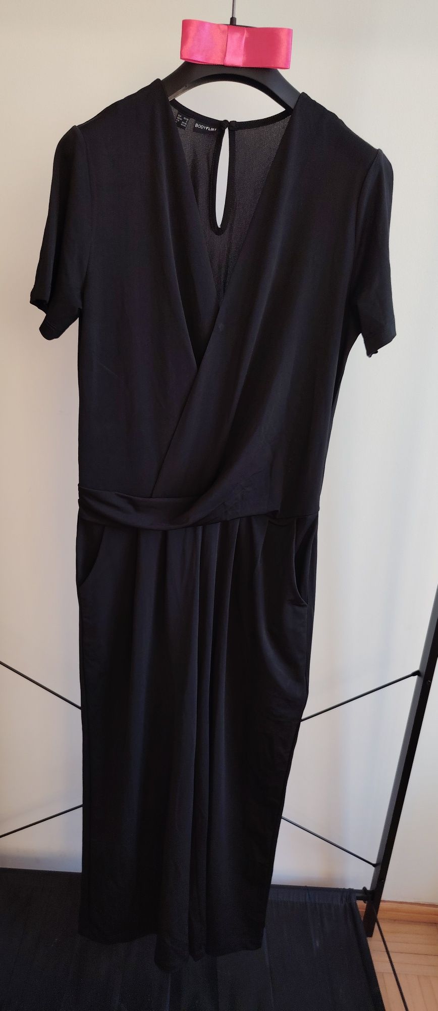 Bodyflirt nowy czarny kombinezon midi kopertowy dekolt 36/38