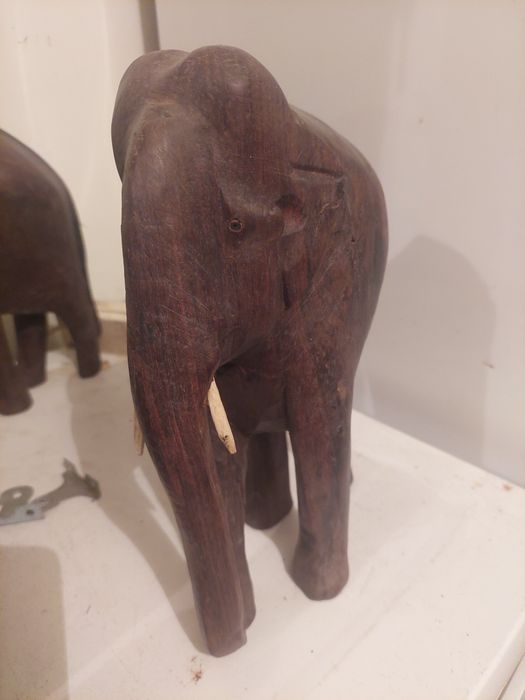 Estatuetas madeira Elefantes