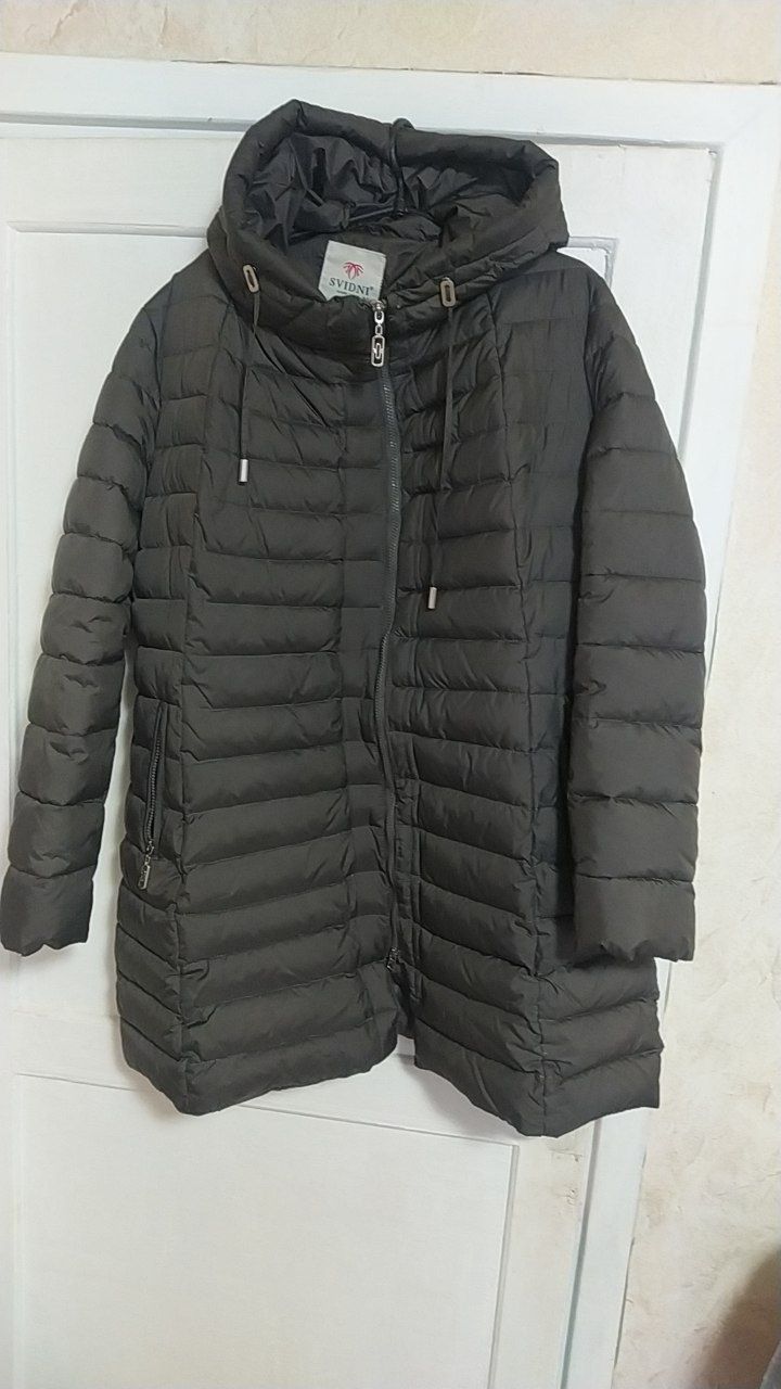 Продам зимнюю женскую куртку 52 размера НОВУЮ