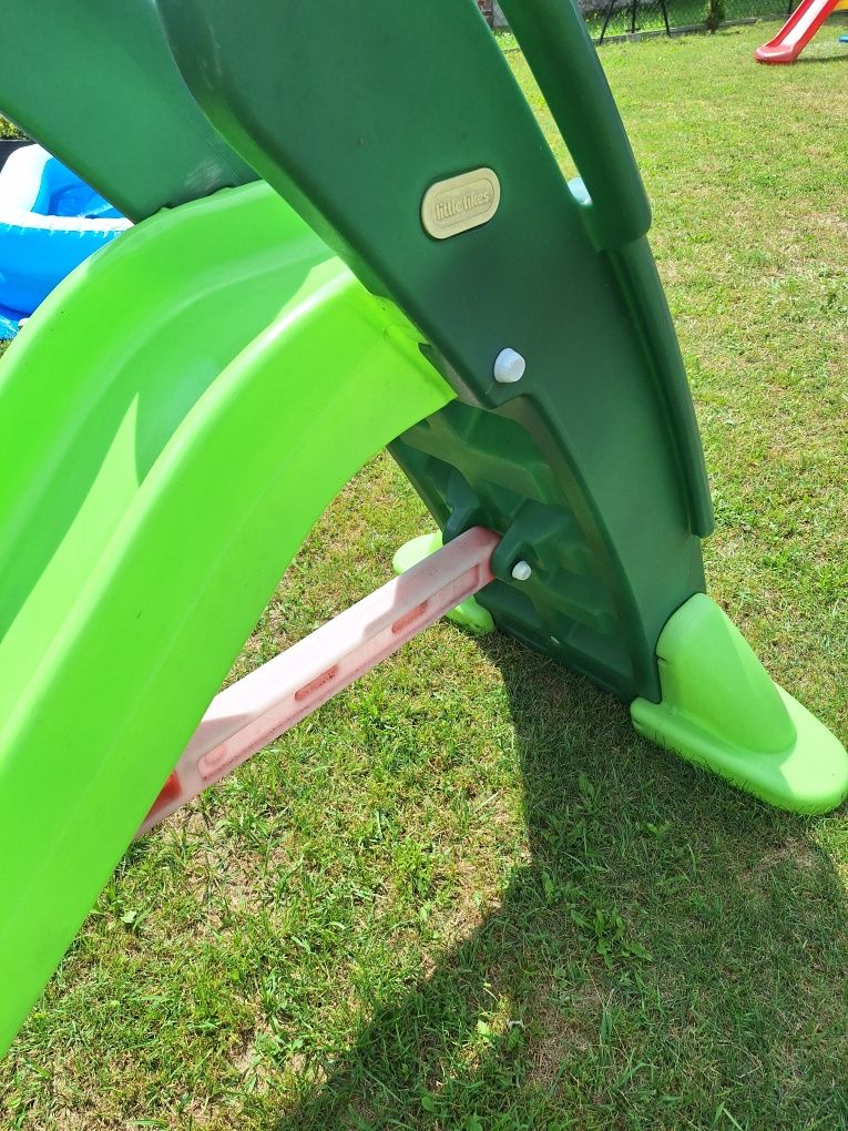 Zjeżdżalnia dla dzieci little tikes