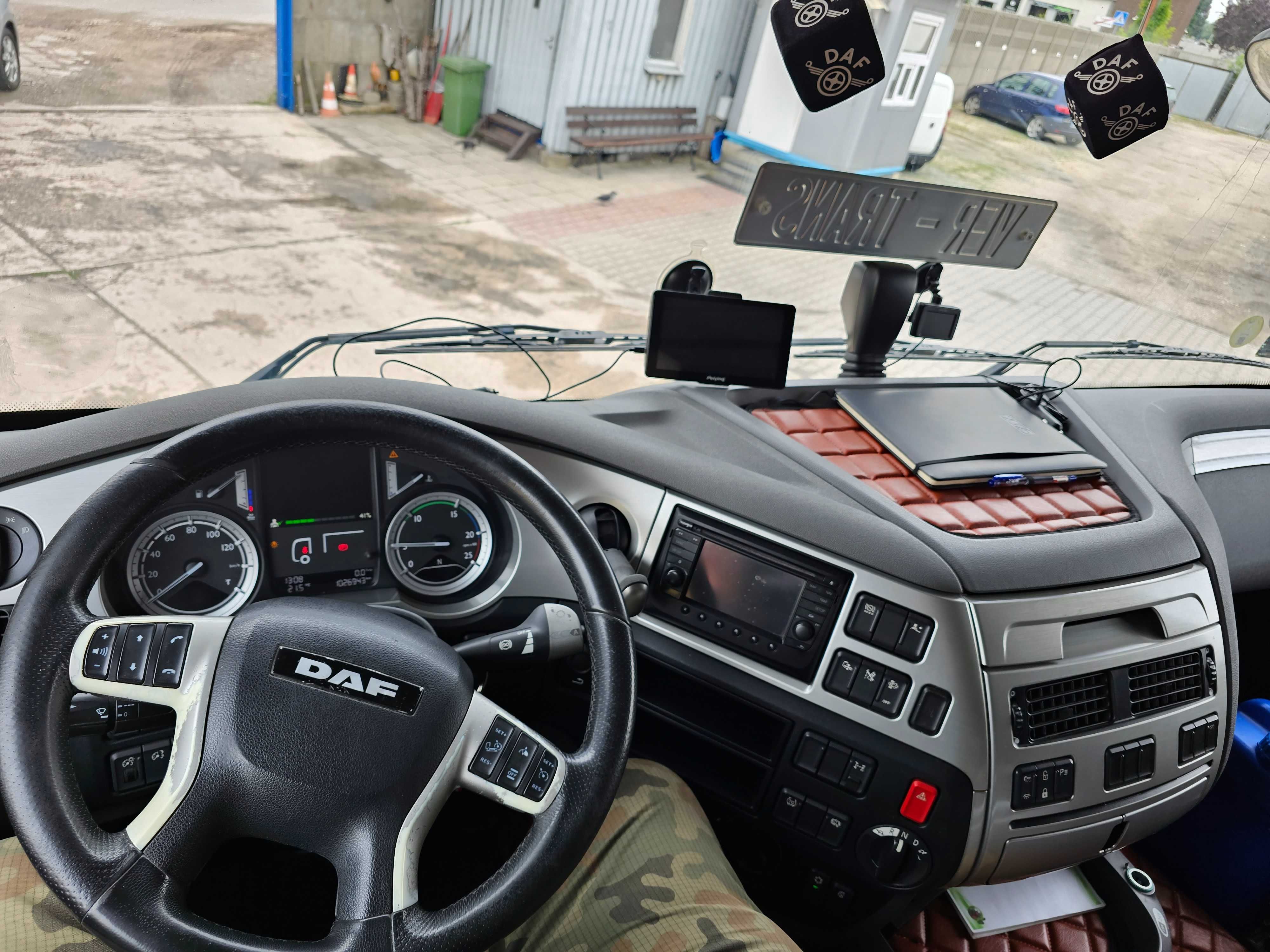 Sprzedam Ciągnik Siodłowy Daf xf 106 510km z 2015 r