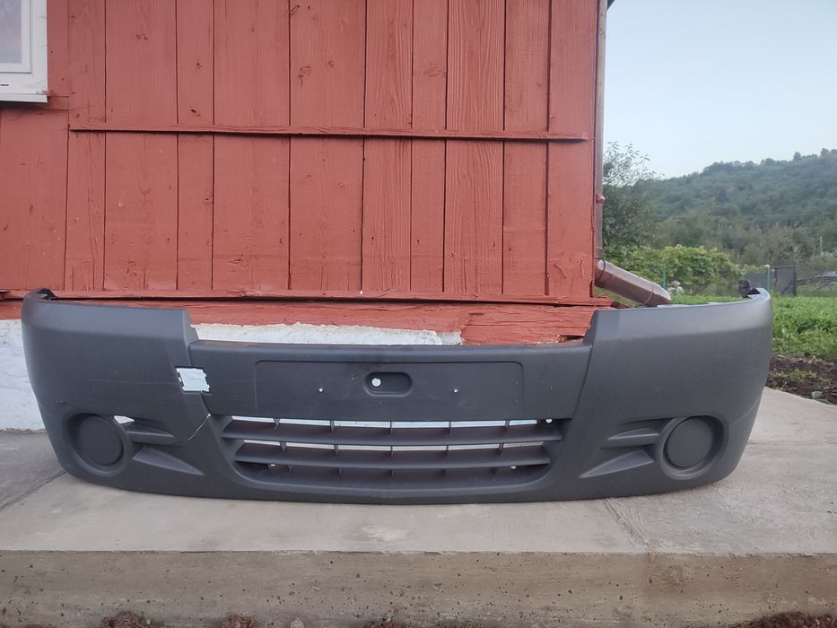 Бампер Opel Vivaro 2009