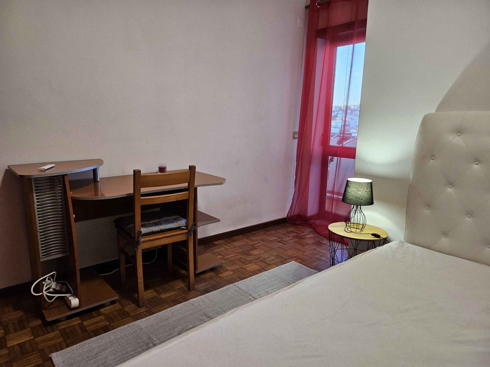 Arrendo quarto junto ao polo 2