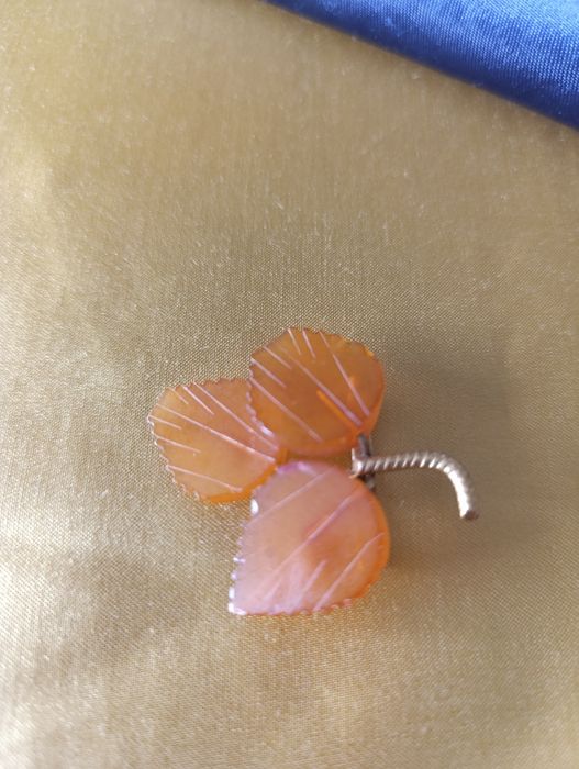 Брошь бурштин КЯК янтарь