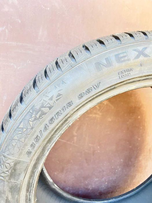 Шина зимова Nexen R18 235/45 22р 9мм