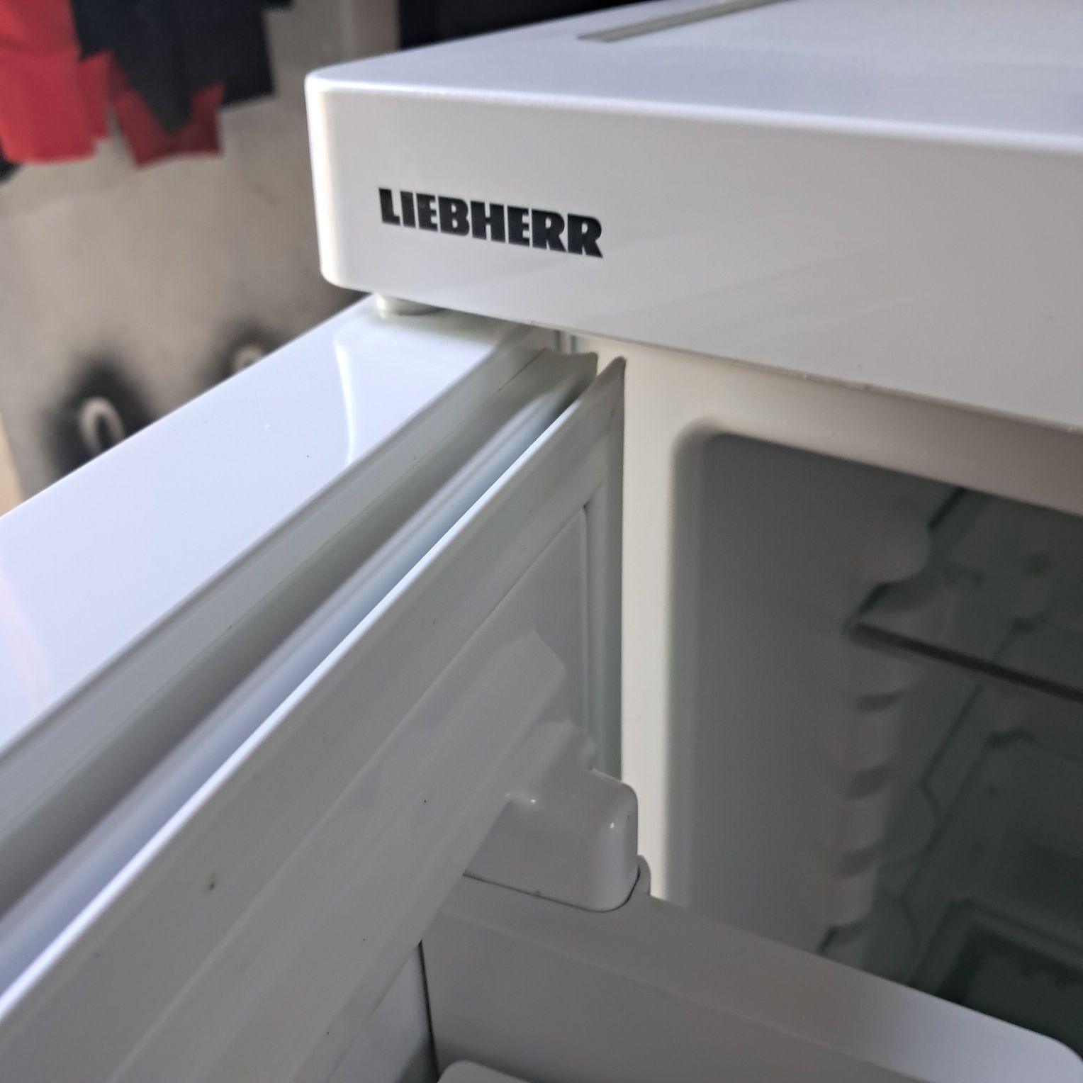 Продам холодильник Liebherr.