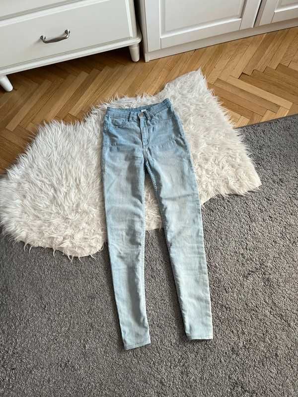 H&M jasne spodnie jeansy dżinsy 32 XXS 34 XS rurki klasyczne