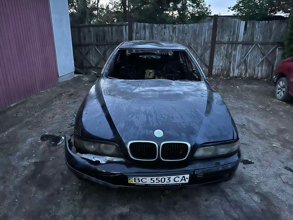 Бмв е39 чорний 1997р