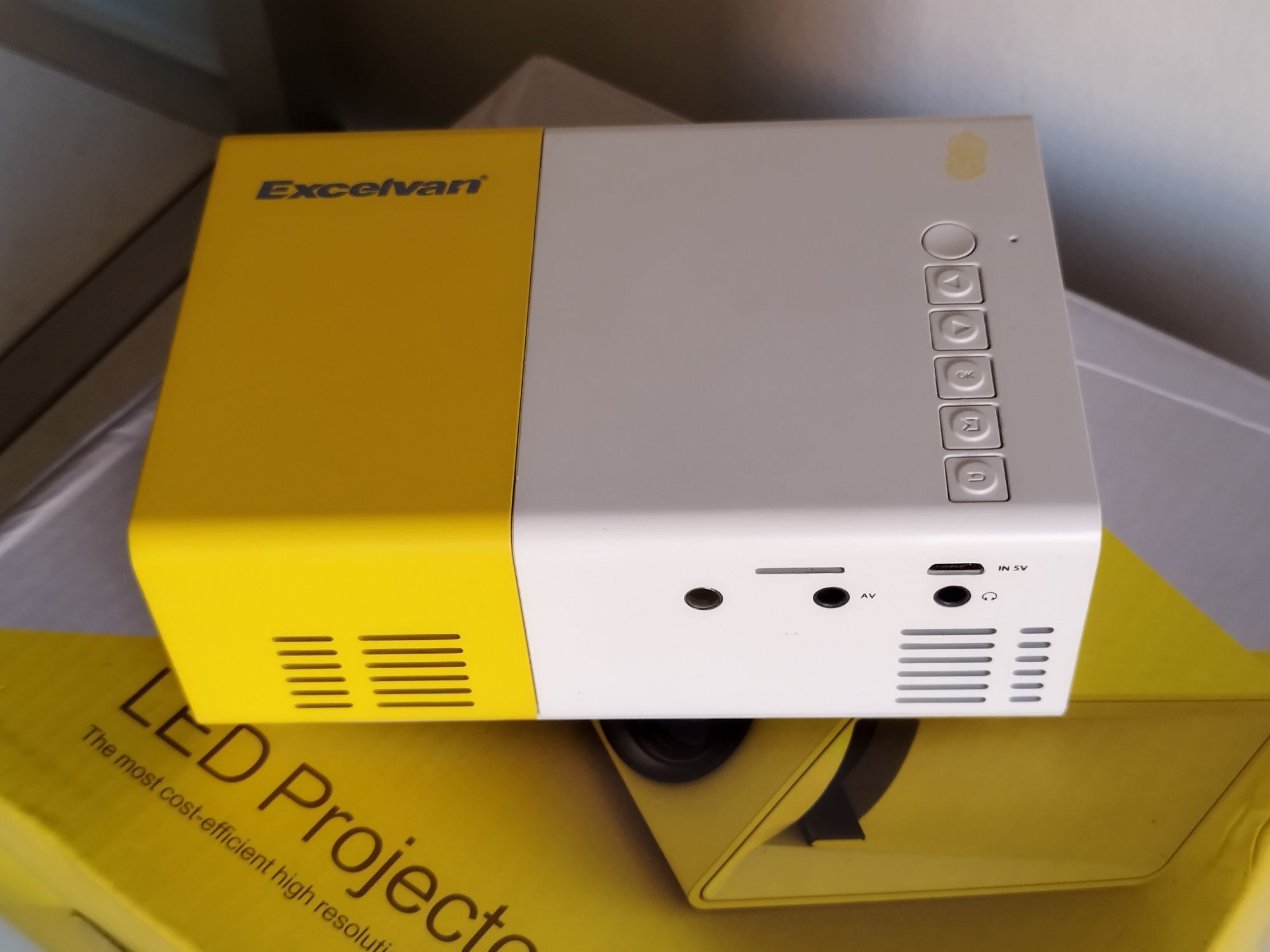 Projector Led Pequeno