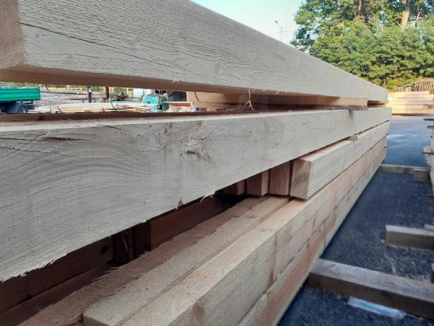 drewno konstrukcyjne więźba dachowa deski szalunkowe łaty