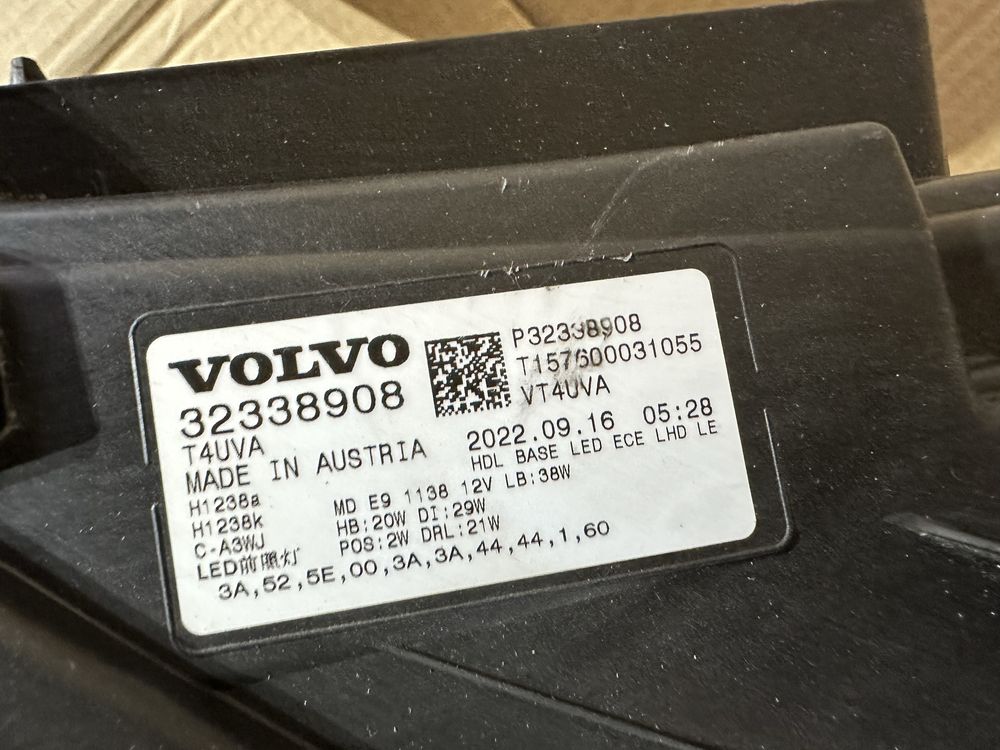 Volvo xc40 lift 2022 lampy przod komplet