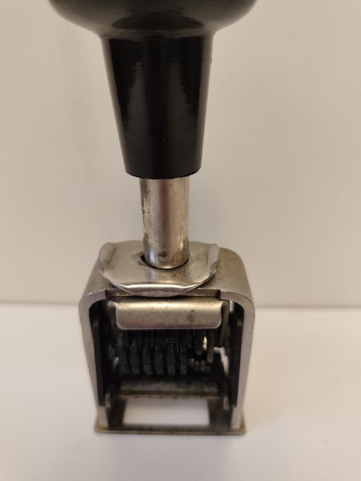 Stary numerator automatyczny