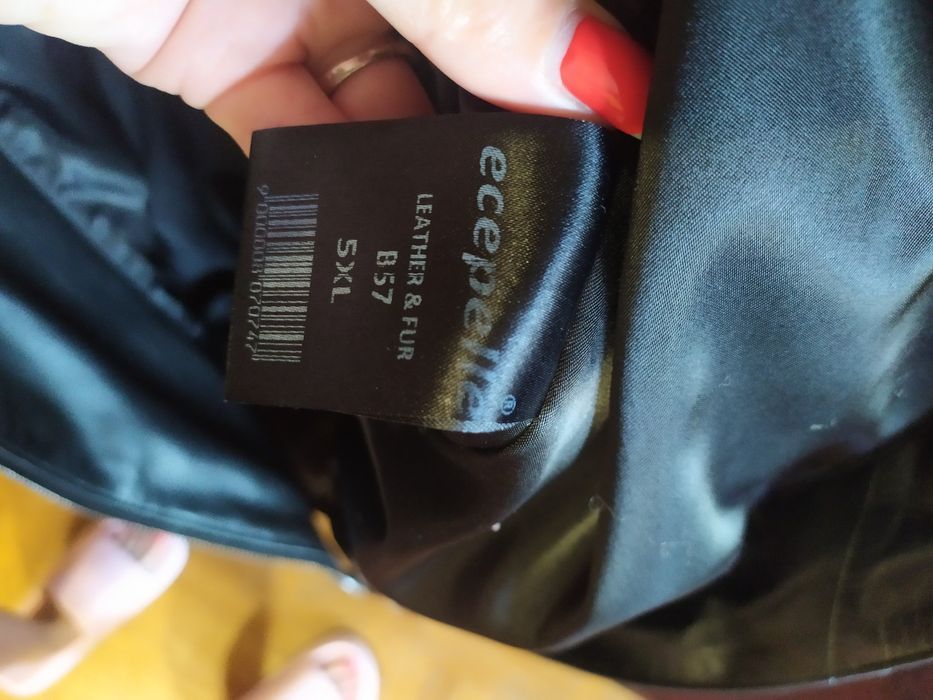 Жіноча шкіряна куртка 57 розмір . Женская кожаная куртка 57 размер