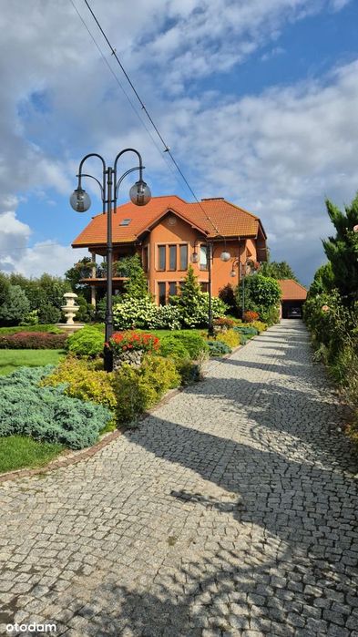Dom jednorodzinny  z ogrodem