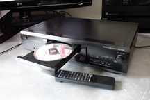 Odtwarzacz CD SONY CDP XE 330-optical+pilot