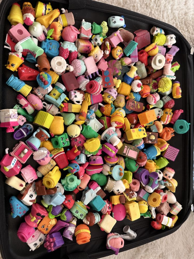 218 Bonecos Shopkins com mala de transporte