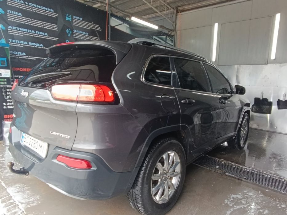 Jeep Cherokee 4x4 limited 2.4 2015 рік