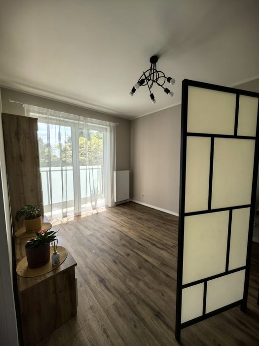 Wynajmę pomieszczenie  usługi paznokcie , rzęsy , masaż .