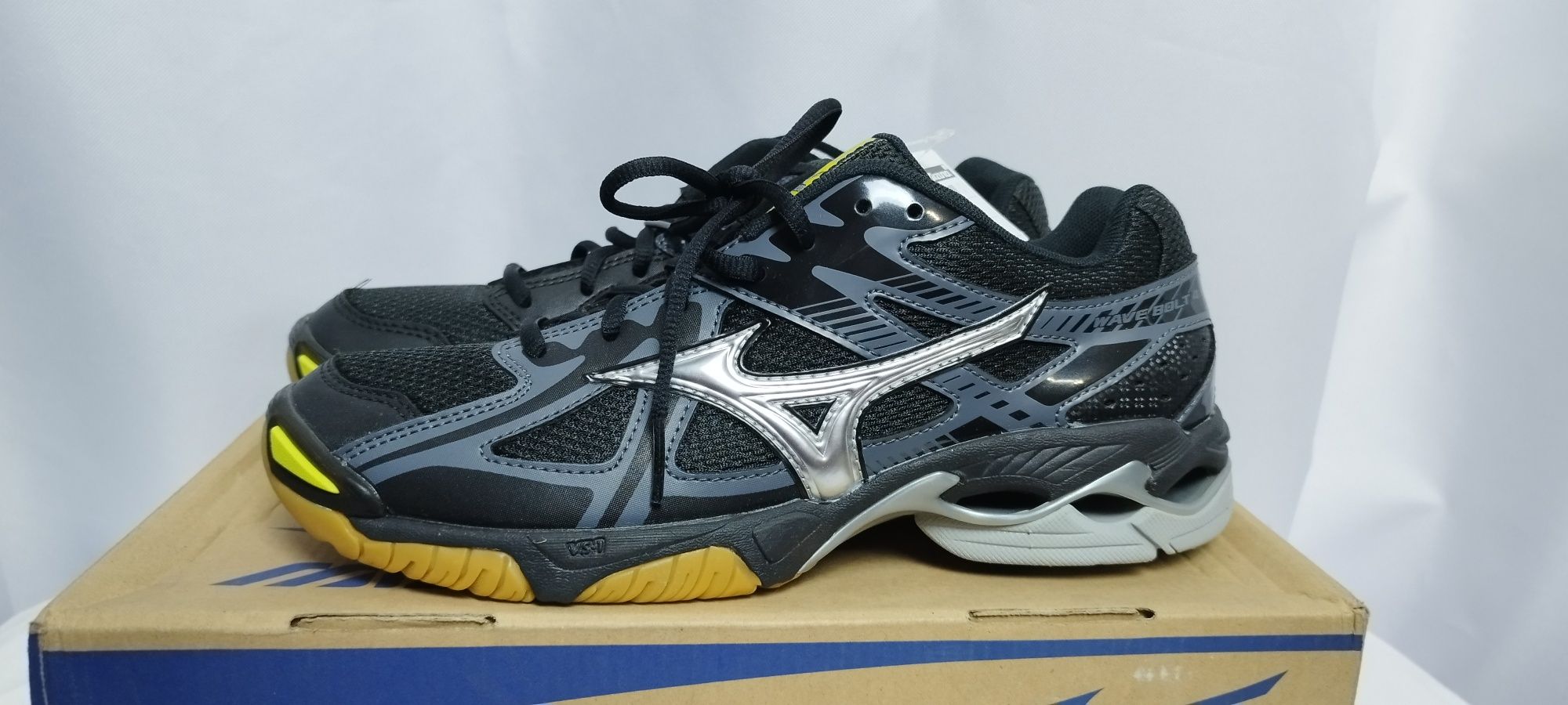 Nowe buty halowe Mizuno Wave Bolt rozmiar 40 (25,5cm)