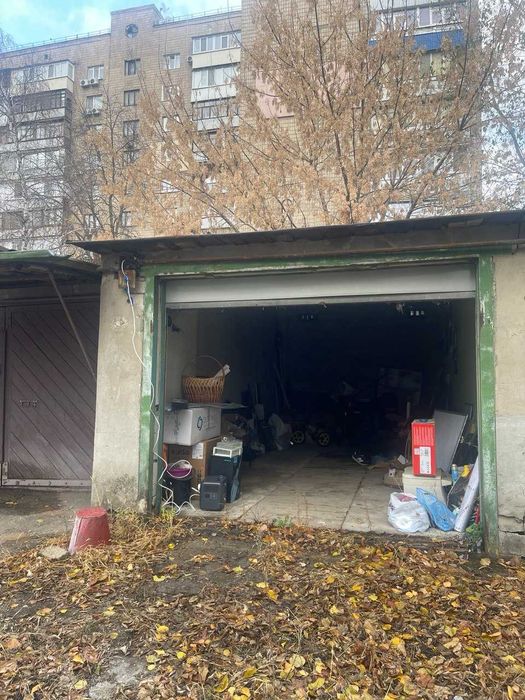 Продам. гараж в ценре
