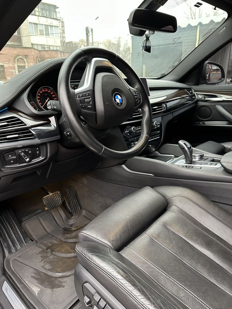 Автомобіль BMW X6