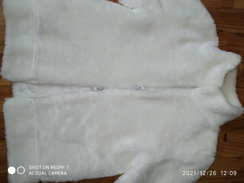 Шубка жіноча біла