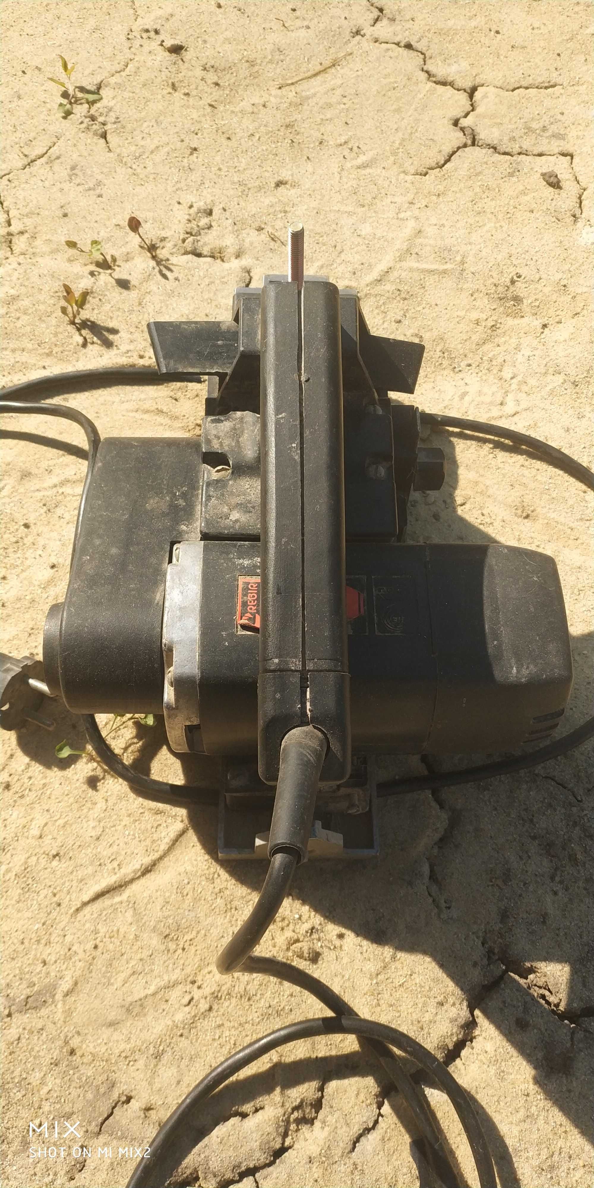 Електрорубанок Rebir IE-5709 B на запчасті