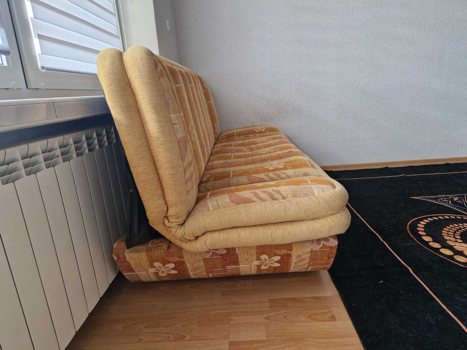 Wersalka w stanie dobrym