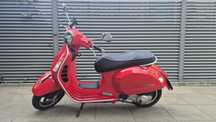 Piaggio Vespa GTS 300