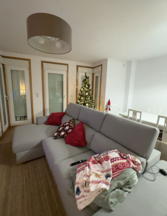 Sofá ISTABY Ikea, 3 lugares com chaise long