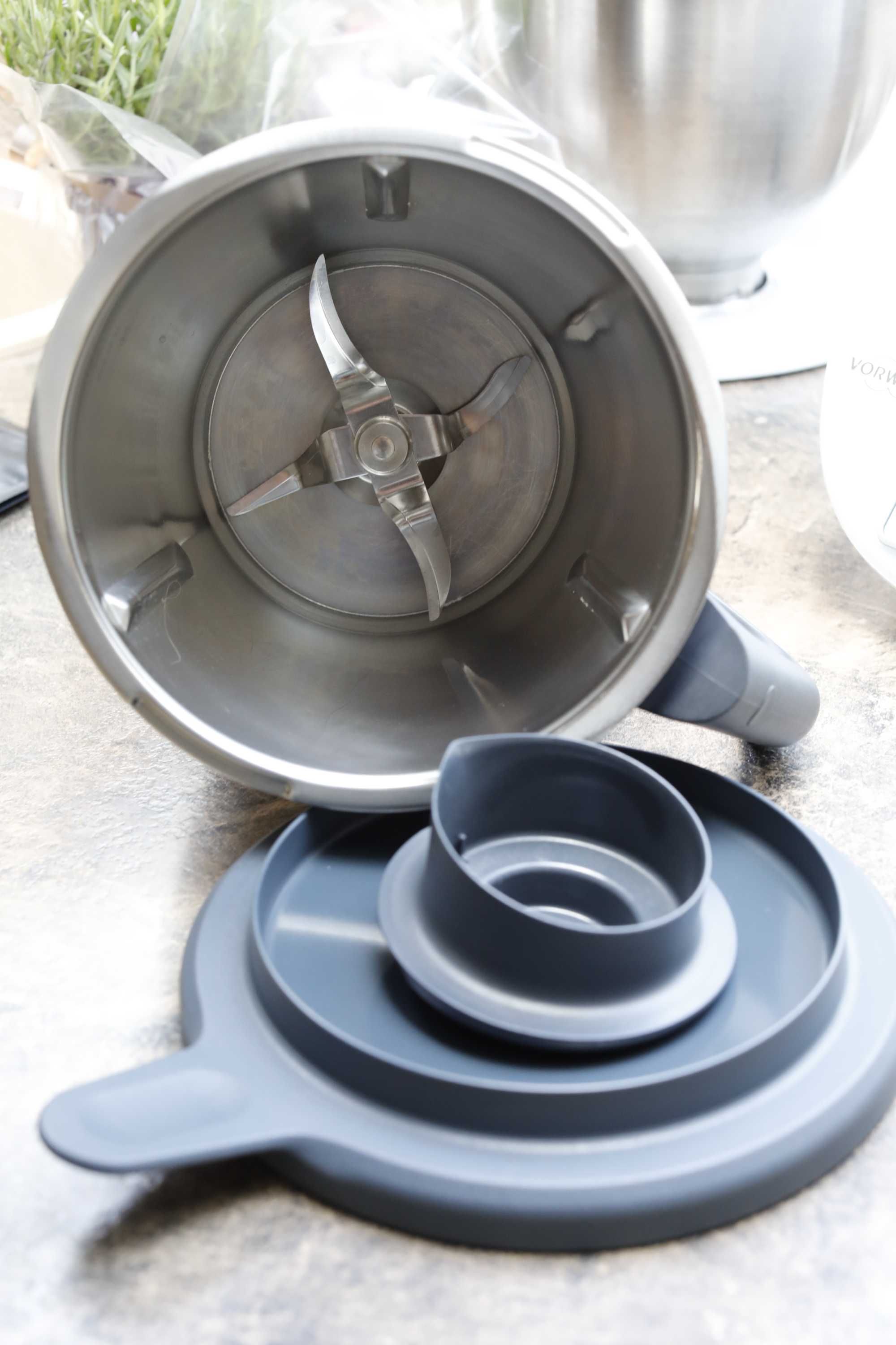 THERMOMIX Worwerk model TM6, kolor biały, stan bardzo dobry