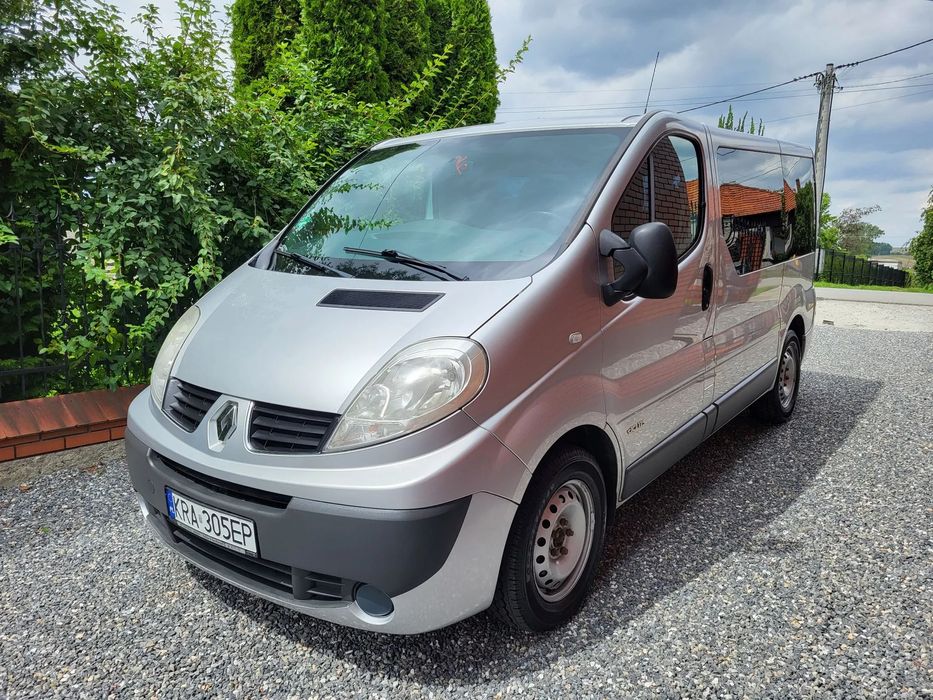 Renault Trafic 9 miejsc Klima Super Stan Świeżo Sprowadzony Zarejestrowany