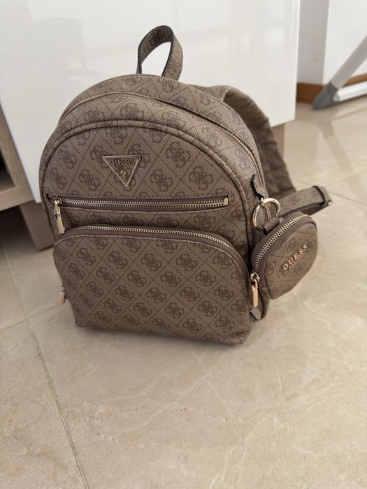 Vendo mochila Guess