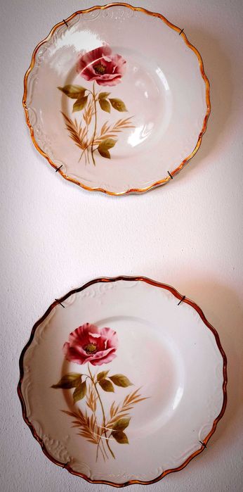 Pratos Vista Alegre de Porcelana.