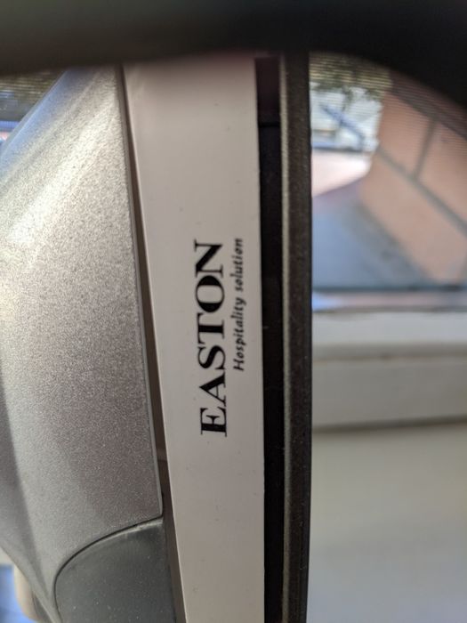 Утюг з відпарювачем