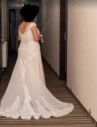 Piękna suknia ślubna z przepięknym 65cm trenem